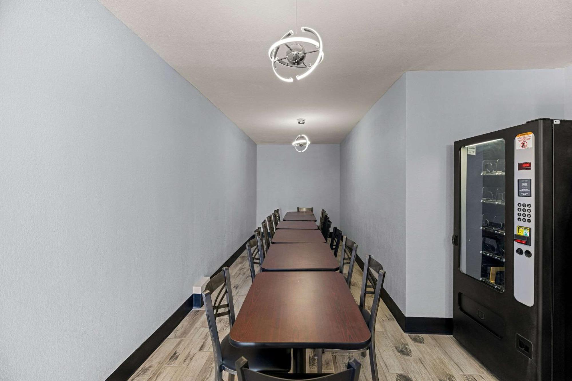 Rodeway Inn Midland Buitenkant foto