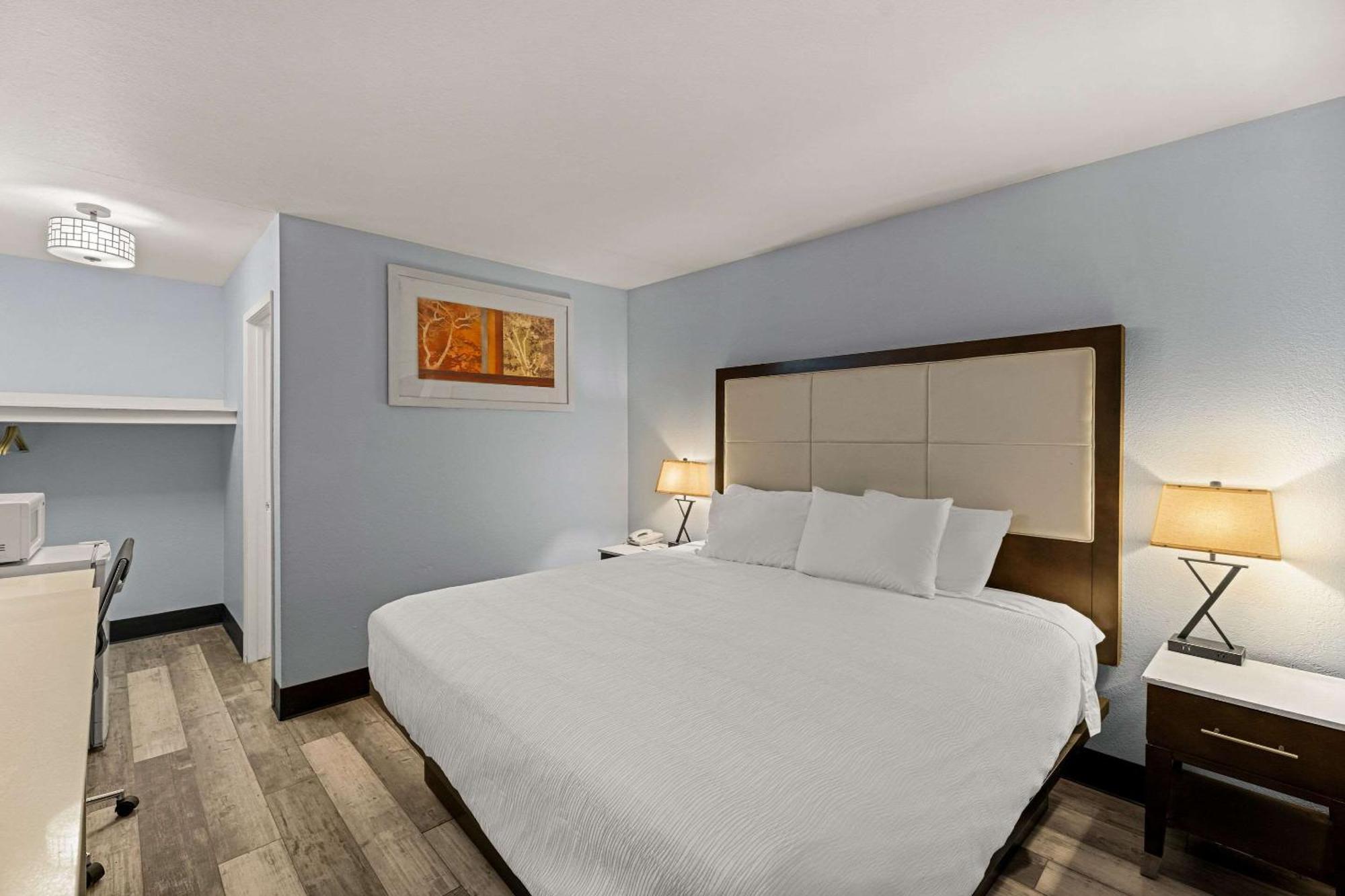 Rodeway Inn Midland Buitenkant foto