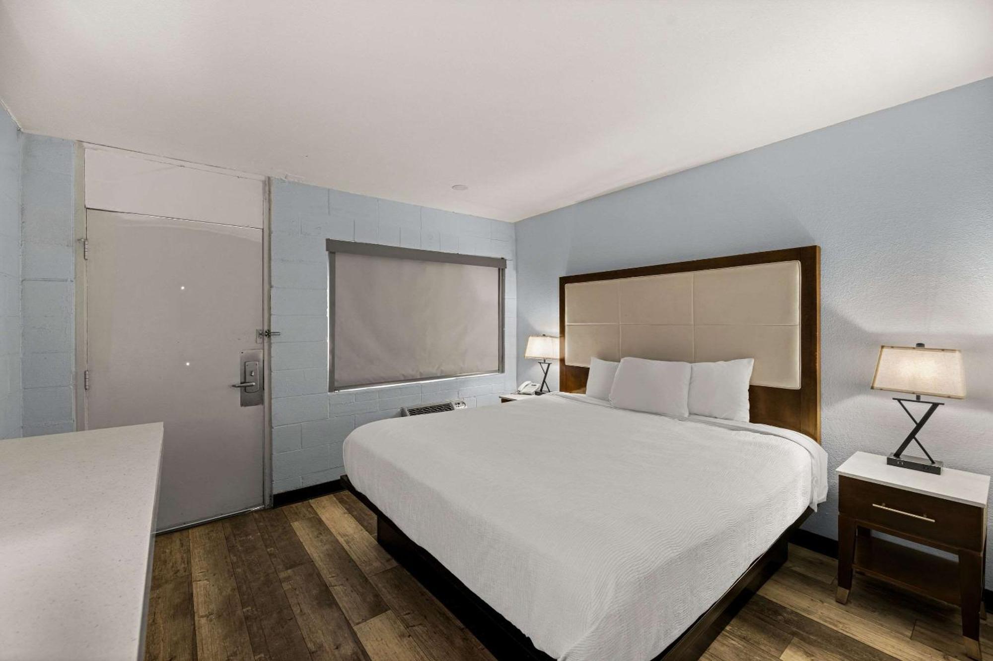 Rodeway Inn Midland Buitenkant foto